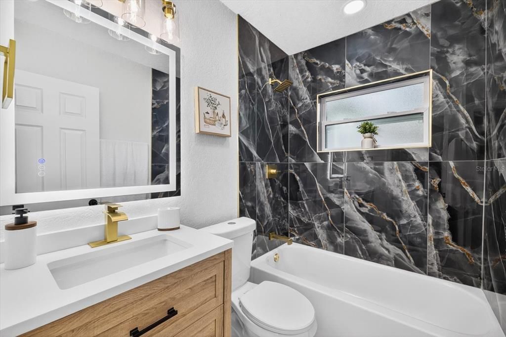 Под контрактом: $395,000 (4 спален, 3 ванн, 1500 Квадратных фут)