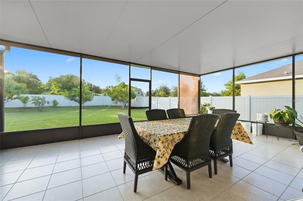 合同活跃: $349,900 (3 贝兹, 2 浴室, 1554 平方英尺)