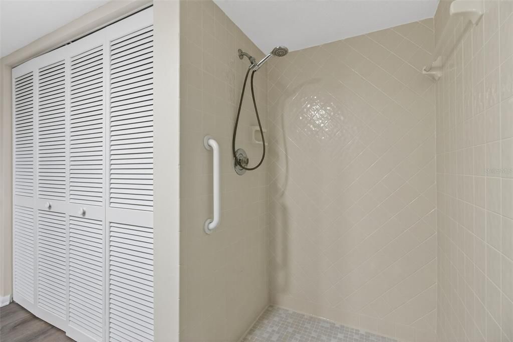 待售: $264,900 (2 贝兹, 2 浴室, 1125 平方英尺)