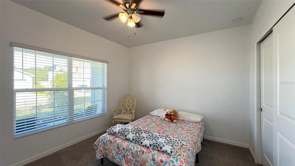 En Venta: $439,900 (4 camas, 3 baños, 2112 Pies cuadrados)