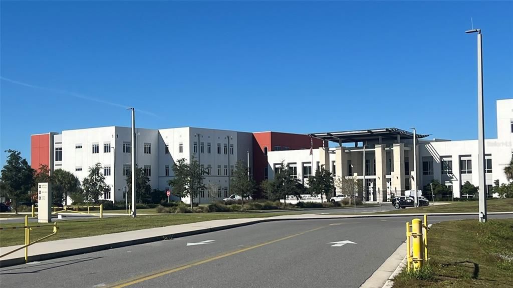 En Venta: $439,900 (4 camas, 3 baños, 2112 Pies cuadrados)