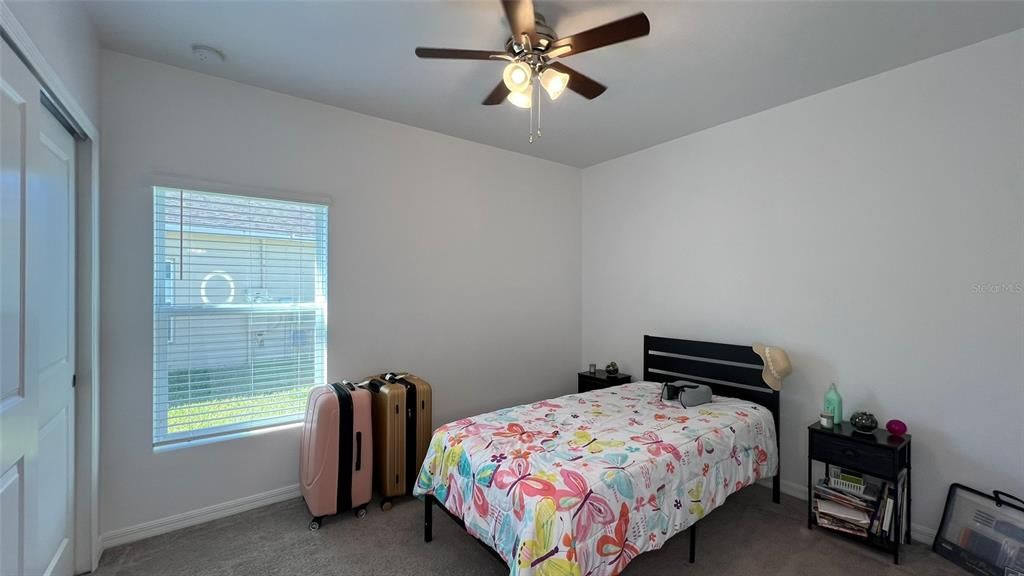 En Venta: $439,900 (4 camas, 3 baños, 2112 Pies cuadrados)