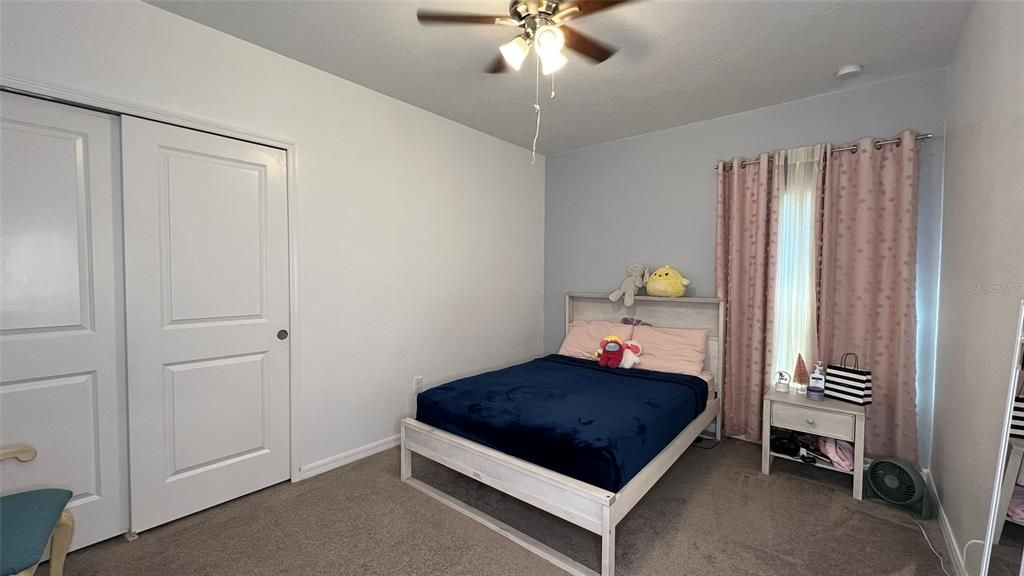 En Venta: $439,900 (4 camas, 3 baños, 2112 Pies cuadrados)