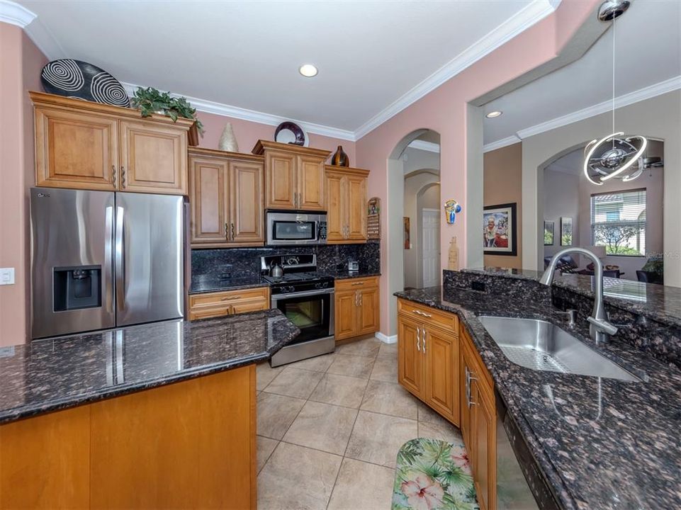 For Sale: $529,055 (2 beds, 2 baths, 1889 Square Feet)