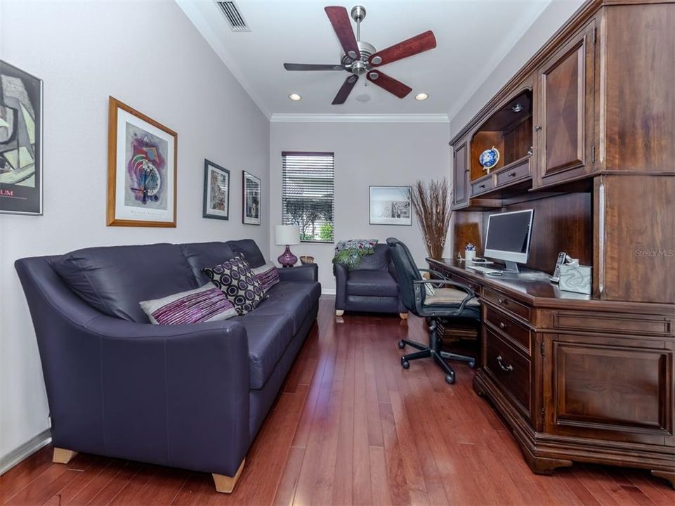 For Sale: $529,055 (2 beds, 2 baths, 1889 Square Feet)