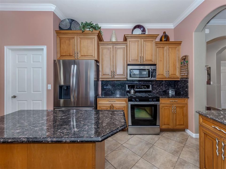 For Sale: $529,055 (2 beds, 2 baths, 1889 Square Feet)