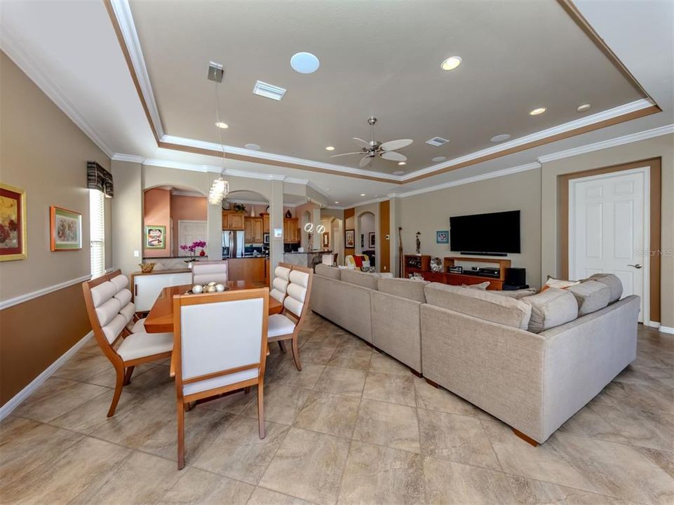 For Sale: $529,055 (2 beds, 2 baths, 1889 Square Feet)