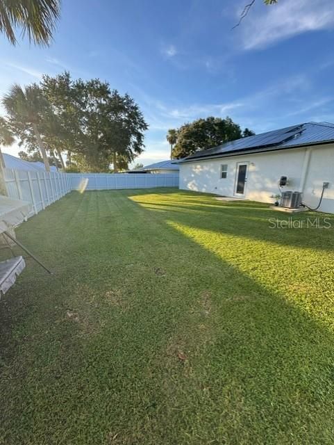 待售: $285,000 (2 贝兹, 2 浴室, 725 平方英尺)