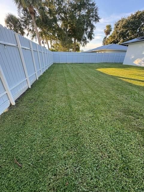 待售: $285,000 (2 贝兹, 2 浴室, 725 平方英尺)