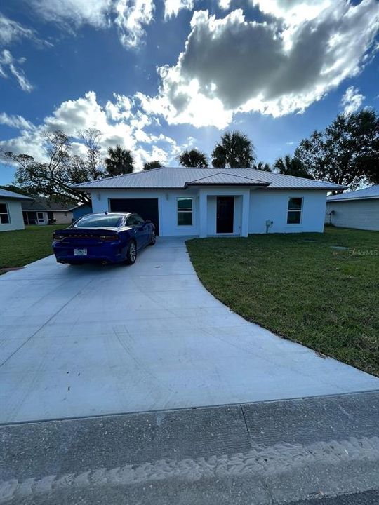 待售: $285,000 (2 贝兹, 2 浴室, 725 平方英尺)