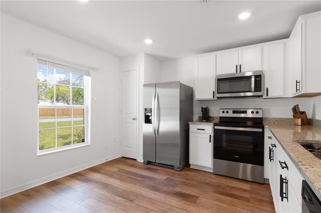 出租: $2,550 (3 贝兹, 2 浴室, 1270 平方英尺)