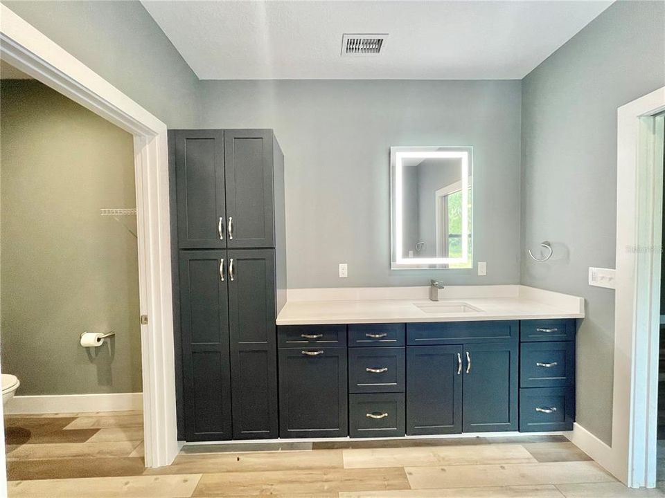 En Venta: $586,000 (3 camas, 2 baños, 2135 Pies cuadrados)