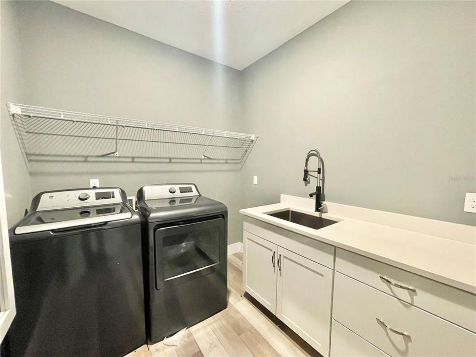 En Venta: $586,000 (3 camas, 2 baños, 2135 Pies cuadrados)