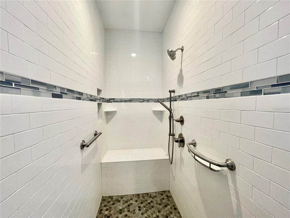 En Venta: $586,000 (3 camas, 2 baños, 2135 Pies cuadrados)