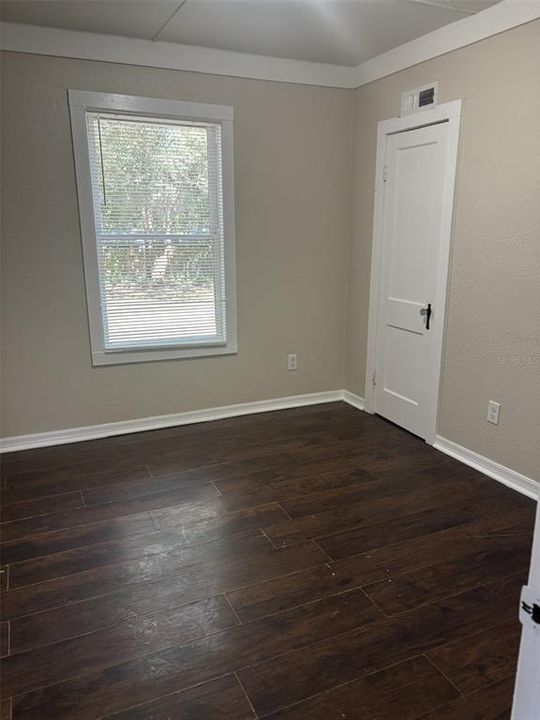 For Sale: $179,900 (3 beds, 1 baths, 1456 Square Feet)