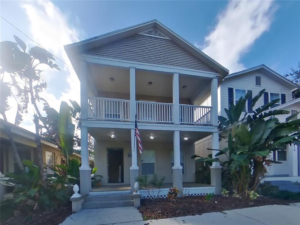 Active With Contract: $2,289 (3 beds, 2 baths, 1518 Square Feet)