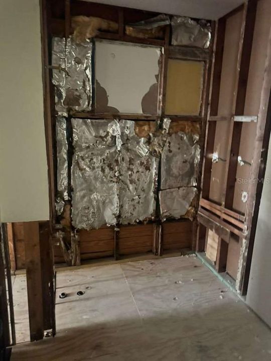 For Sale: $385,000 (3 beds, 2 baths, 1827 Square Feet)