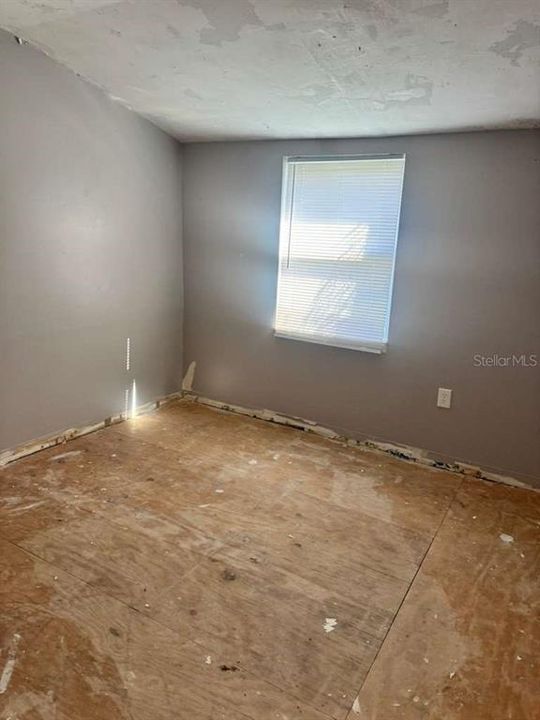 For Sale: $385,000 (3 beds, 2 baths, 1827 Square Feet)