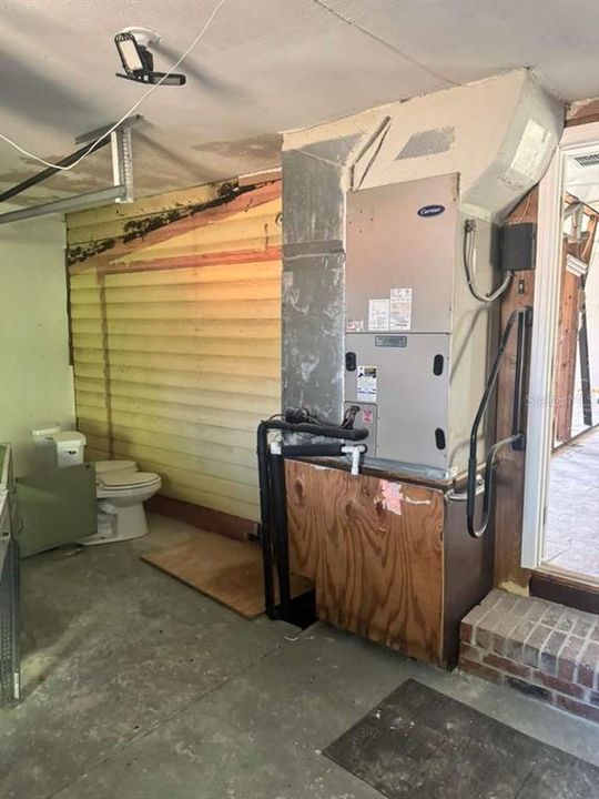 For Sale: $385,000 (3 beds, 2 baths, 1827 Square Feet)