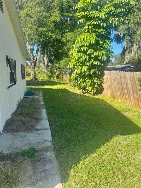 For Sale: $385,000 (3 beds, 2 baths, 1827 Square Feet)