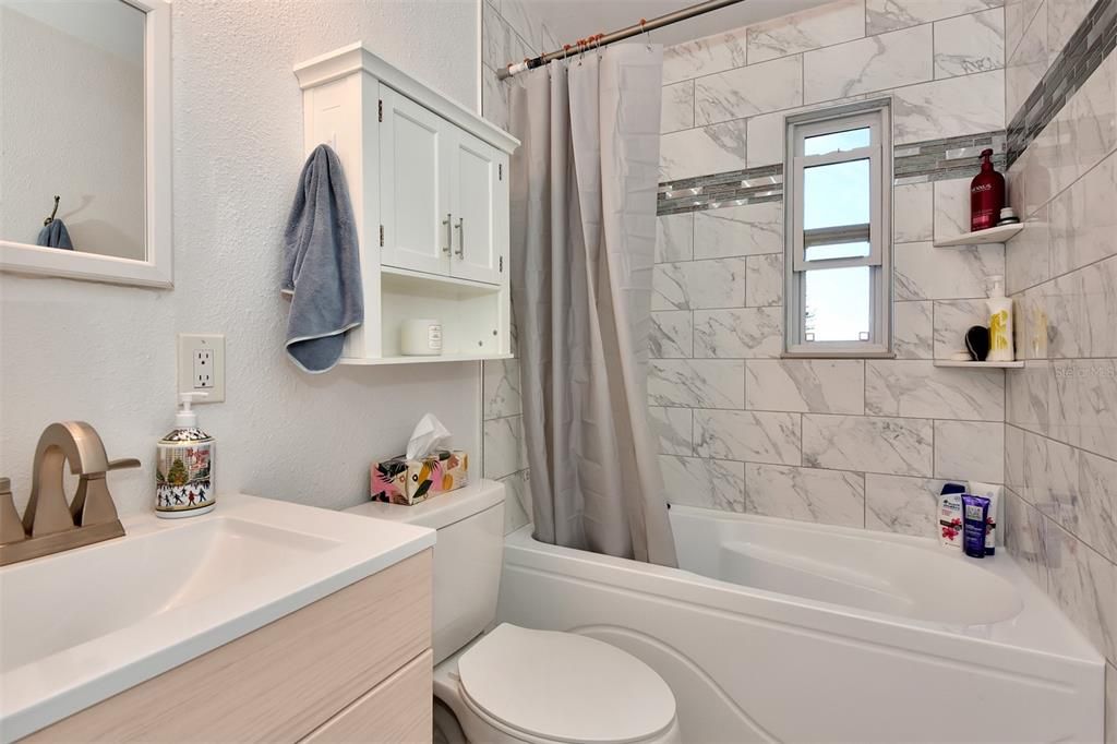 En Venta: $279,000 (2 camas, 1 baños, 811 Pies cuadrados)