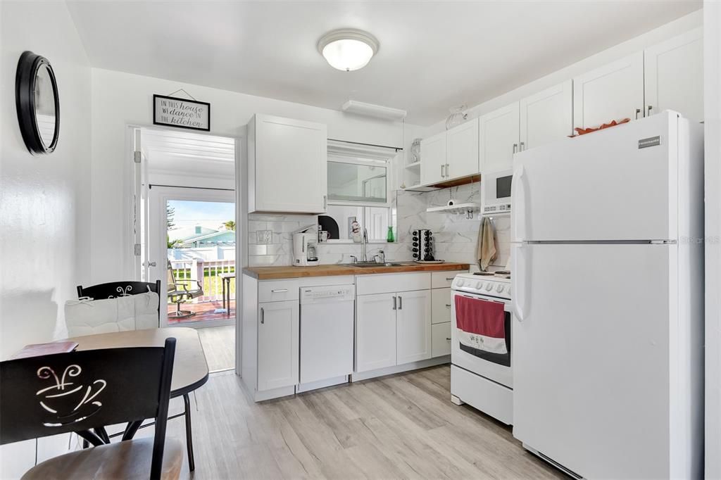 En Venta: $279,000 (2 camas, 1 baños, 811 Pies cuadrados)