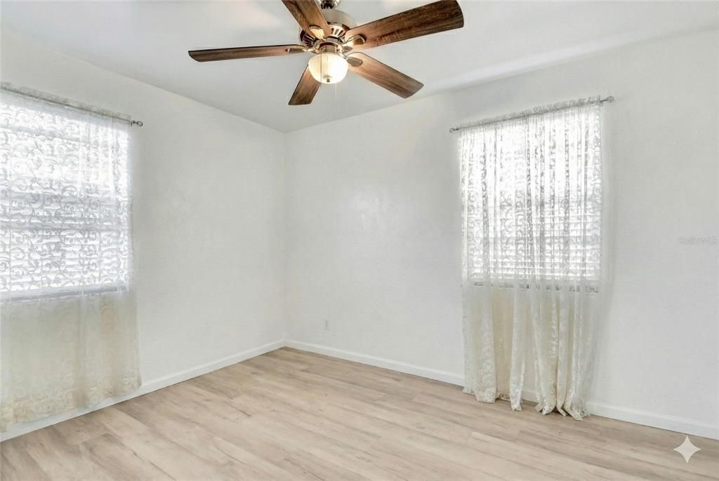 En Venta: $279,000 (2 camas, 1 baños, 811 Pies cuadrados)