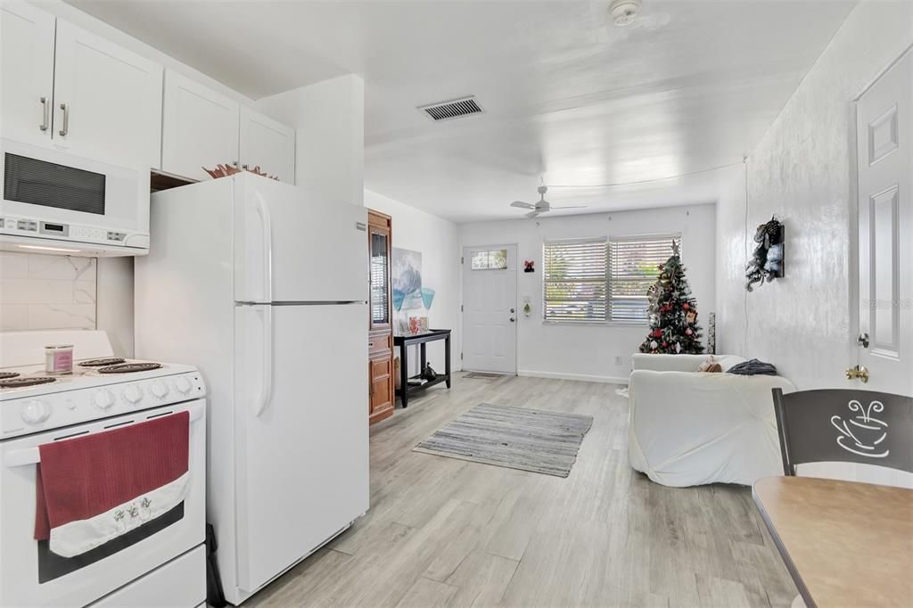 En Venta: $279,000 (2 camas, 1 baños, 811 Pies cuadrados)