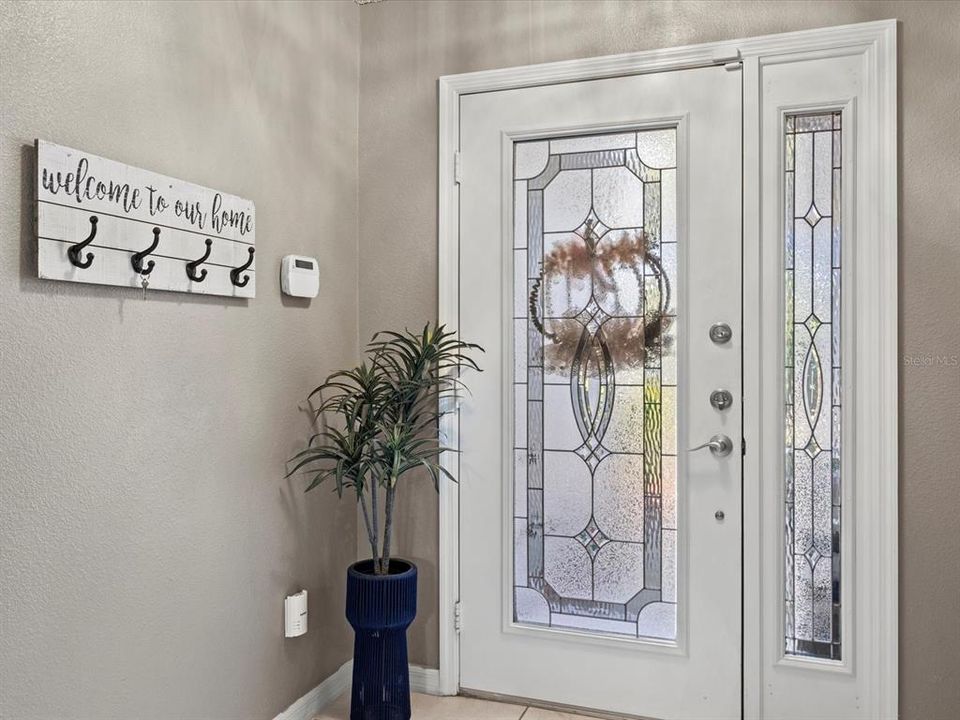 Active With Contract: $279,999 (2 beds, 2 baths, 1427 Square Feet)