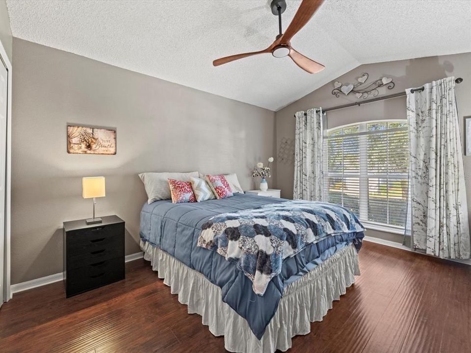 Active With Contract: $279,999 (2 beds, 2 baths, 1427 Square Feet)