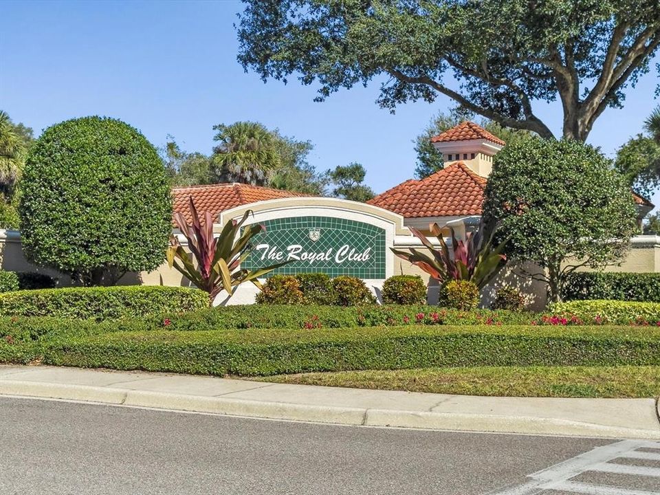 Active With Contract: $279,999 (2 beds, 2 baths, 1427 Square Feet)