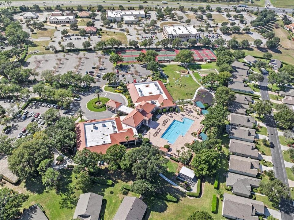 Active With Contract: $279,999 (2 beds, 2 baths, 1427 Square Feet)