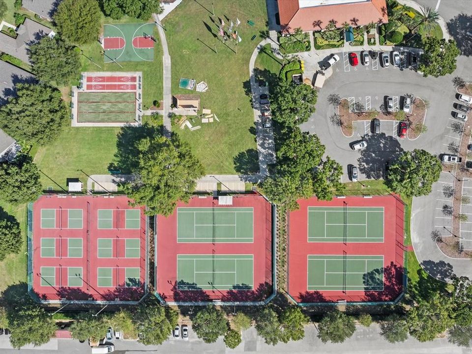 Active With Contract: $279,999 (2 beds, 2 baths, 1427 Square Feet)