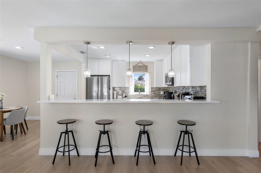 Active With Contract: $625,000 (2 beds, 1 baths, 1124 Square Feet)