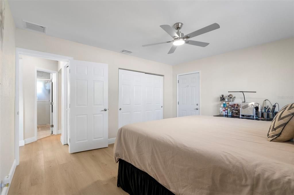 Active With Contract: $625,000 (2 beds, 1 baths, 1124 Square Feet)
