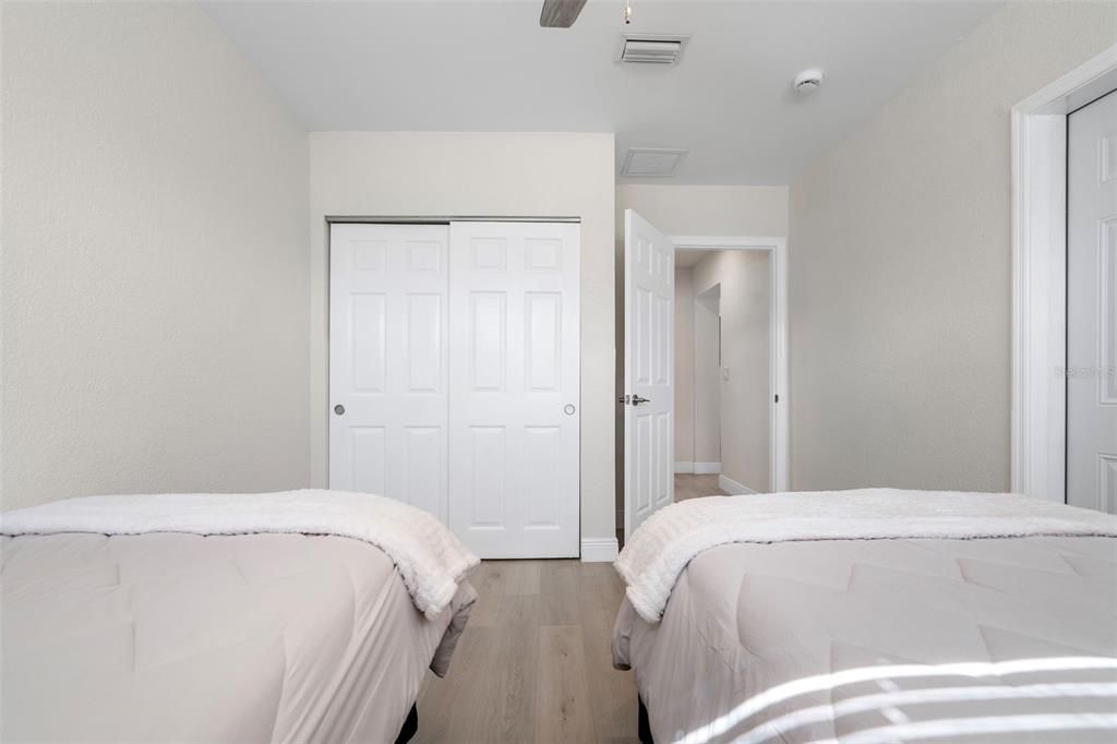 Active With Contract: $625,000 (2 beds, 1 baths, 1124 Square Feet)