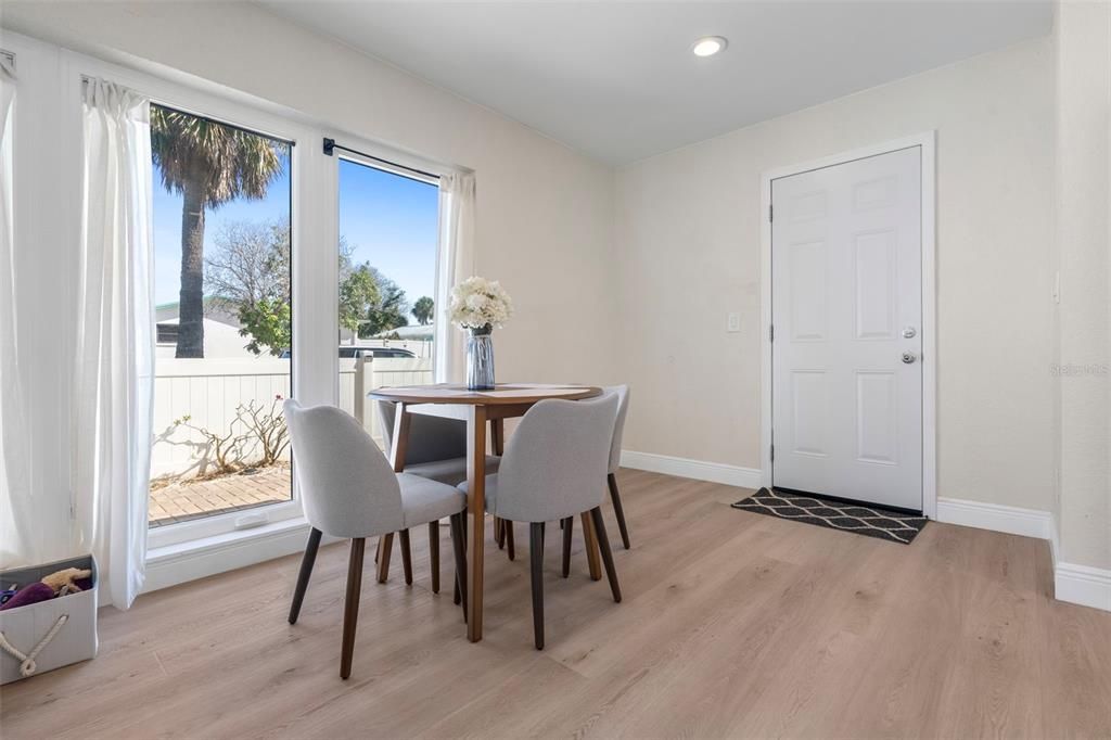 Active With Contract: $625,000 (2 beds, 1 baths, 1124 Square Feet)