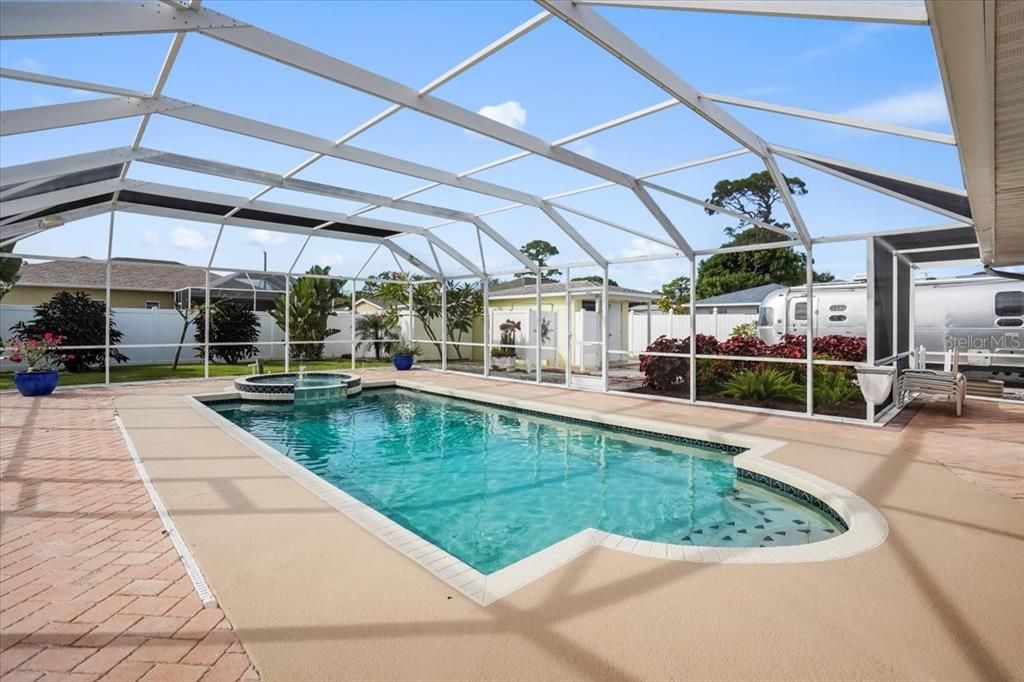 For Sale: $598,900 (3 beds, 2 baths, 1838 Square Feet)