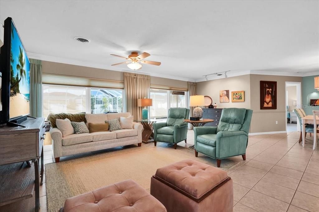 For Sale: $598,900 (3 beds, 2 baths, 1838 Square Feet)