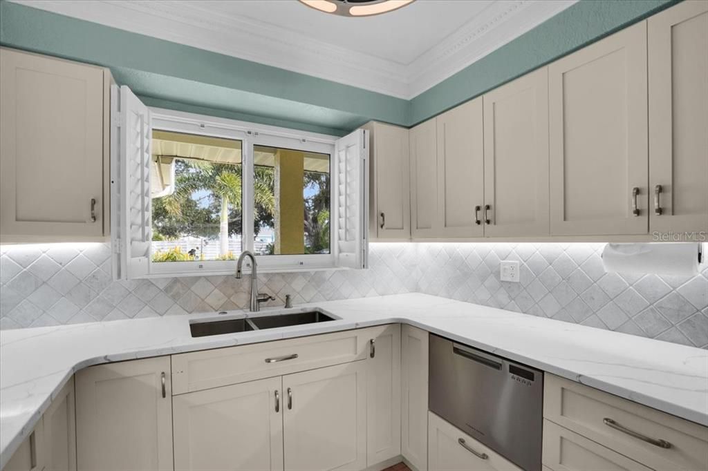 For Sale: $598,900 (3 beds, 2 baths, 1838 Square Feet)