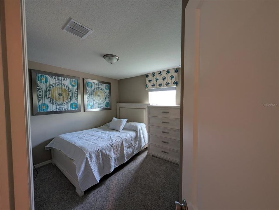 For Sale: $550,000 (4 beds, 2 baths, 1736 Square Feet)