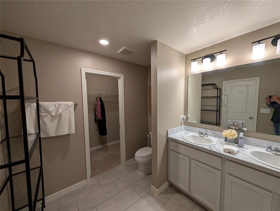 For Sale: $550,000 (4 beds, 2 baths, 1736 Square Feet)