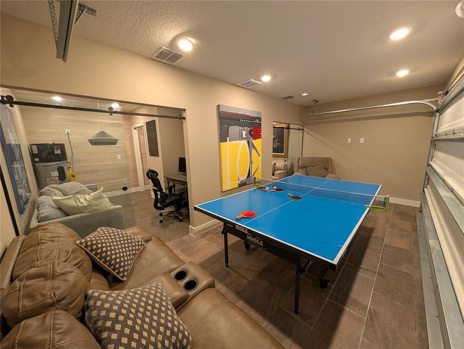 For Sale: $550,000 (4 beds, 2 baths, 1736 Square Feet)