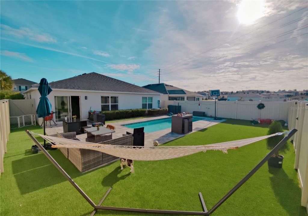 For Sale: $550,000 (4 beds, 2 baths, 1736 Square Feet)