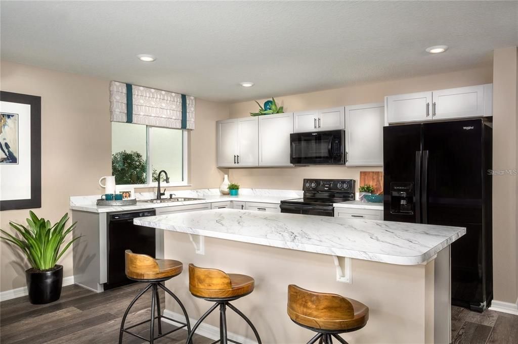 For Sale: $550,000 (4 beds, 2 baths, 1736 Square Feet)