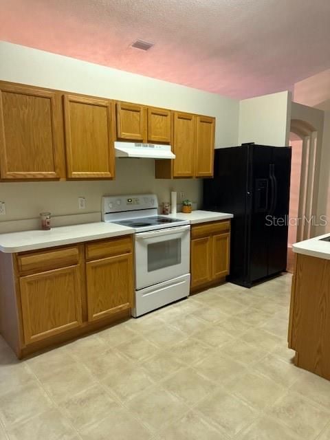 Active With Contract: $300,000 (3 beds, 2 baths, 2020 Square Feet)