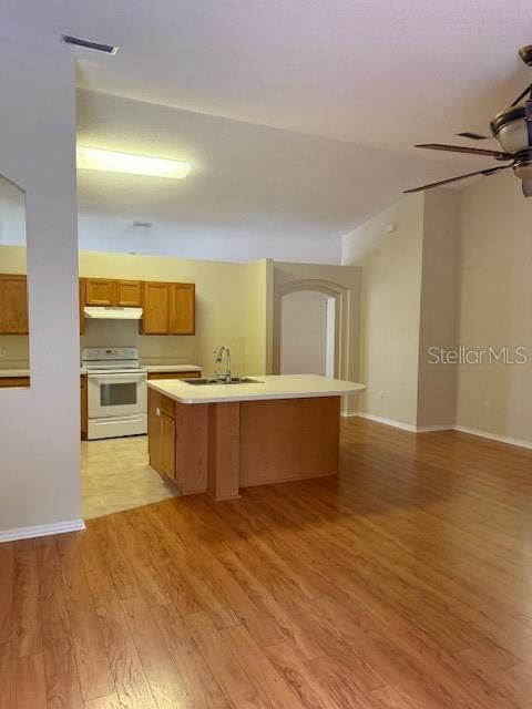 Active With Contract: $300,000 (3 beds, 2 baths, 2020 Square Feet)