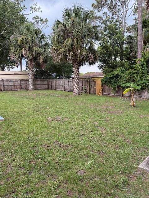 Active With Contract: $300,000 (3 beds, 2 baths, 2020 Square Feet)