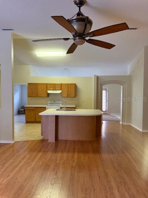 Active With Contract: $300,000 (3 beds, 2 baths, 2020 Square Feet)