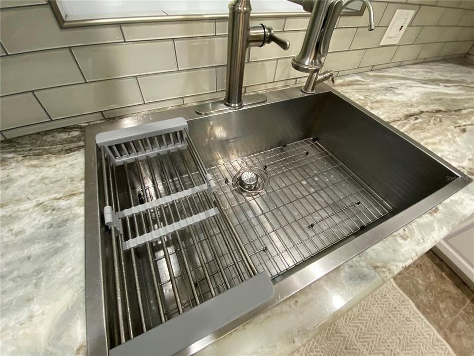 Activo con contrato: $495,000 (3 camas, 2 baños, 1470 Pies cuadrados)